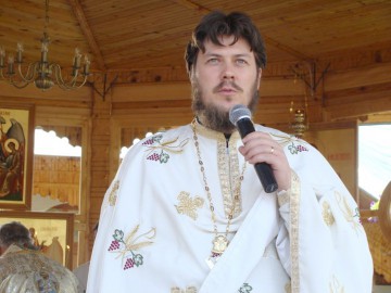Preotul Eugen Tănăsescu, directorul Radio Dobrogea: